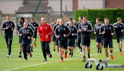 Score90排皇马+巴黎阵容：维尼修斯、姆巴佩、登贝莱三叉戟（Score90拟定皇马×巴黎合体阵：维尼修斯携手姆巴佩、登贝莱组成三叉戟）