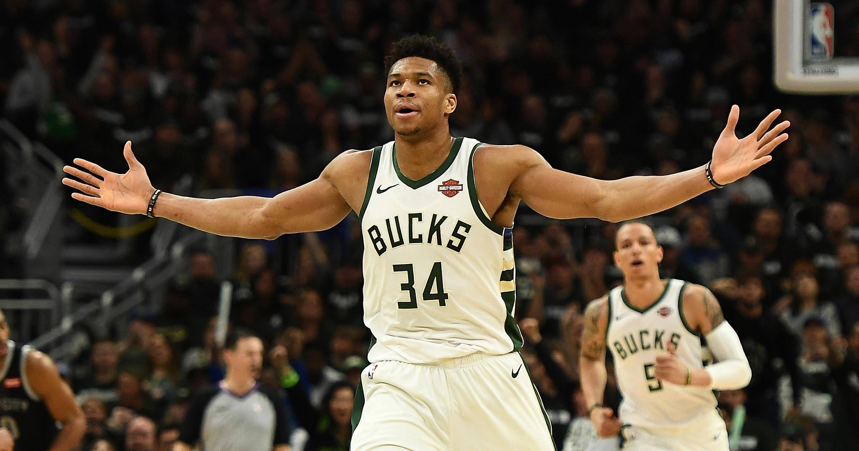 球报：由于花费巨资，安哥拉邀请阿根廷友谊赛引发民众不满（球报：安哥拉斥巨资邀阿根廷踢友谊赛惹民怨）