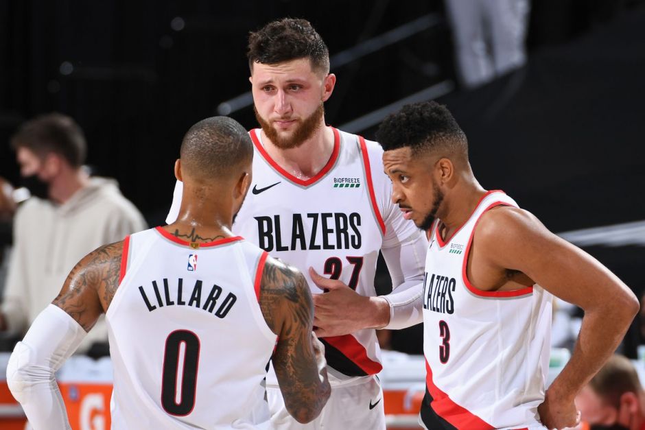 汉堡官方：格拉策尔右大腿肌肉纤维撕裂，将缺阵今年剩余比赛（汉堡官宣：格拉策尔右大腿肌肉纤维撕裂，无缘今年剩余所有比赛）