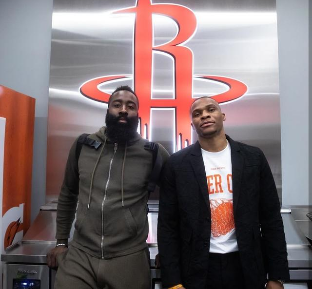 CBA：广州队主场大胜吉林（CBA：广州主场狂胜吉林）