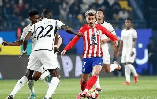 名宿：阿克利乌什须谨慎选下家，枪手巴黎多特都可能签他